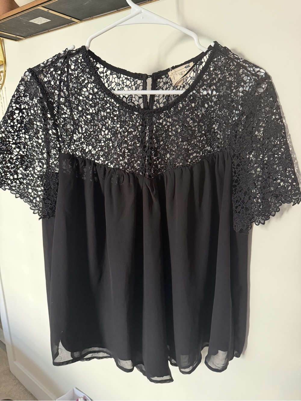 L.A. Hearts Crochet Lace Yoke Short Sleeve Blouse